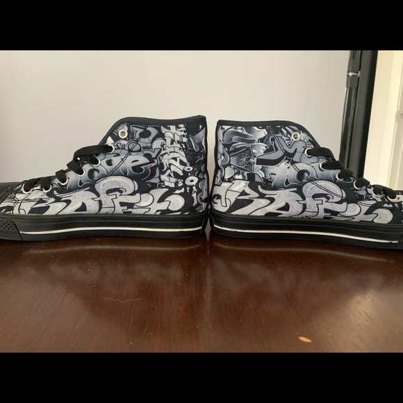 Custom made graffiti high top womens sneakers size 7 - Picture 3 of 4